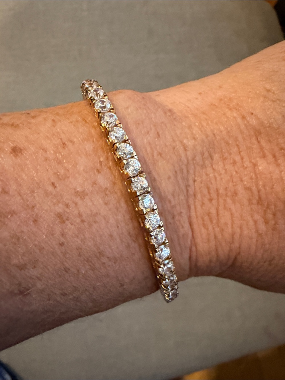 Elegant 925 sterling silver Gold-Tone Crystal Tennis Bracelet - Clear Stones